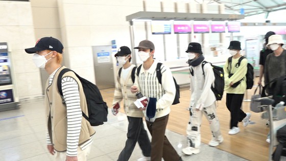 [Asli] Kembali ke Jepang setelah menyelesaikan jadwal di Korea seperti boy grup "INI" dan Mnet "KCON" yang debut pada bulan November.