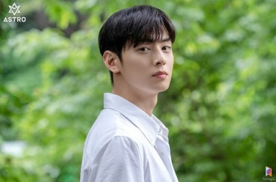 CHAEUNWOO (ASTRO), tampilan yang memanipulasi memori cinta pertama ... Melihat kembali kenangan musim panas dengan visual chest-kyun