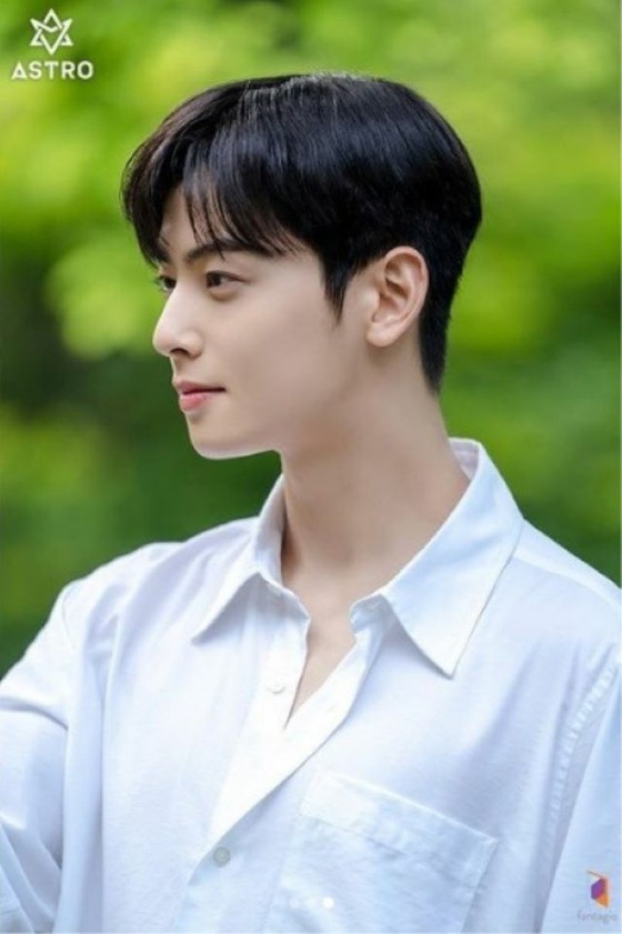 CHAEUNWOO (ASTRO), tampilan yang memanipulasi memori cinta pertama ... Melihat kembali kenangan musim panas dengan visual chest-kyun