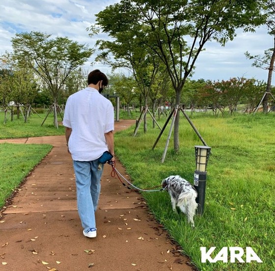 Aktor Yoo Yeon Seock dan seekor anjing yang dilindungi menuju keluarga ... "Setelah lama ragu"