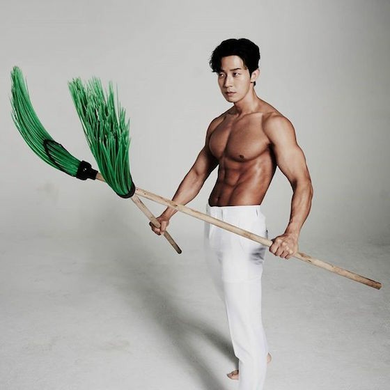 Bakat komedi Ho Kyung Hwan, Lee Byung Hun