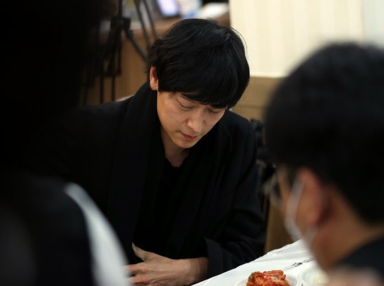 Gang Dong Won, "Mother in the Movie" "Pikiran Sedih" Ms. Bae Eun-Sim