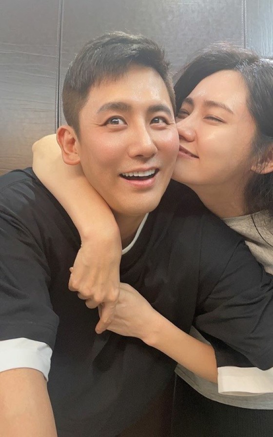 “Pasangan Korea-Cina” Pasangan Choo JaHyun & Yu Xiao-gwan, pemotretan cinta super dalam situasi terbaru untuk pertama kalinya dalam waktu sekitar 7 bulan