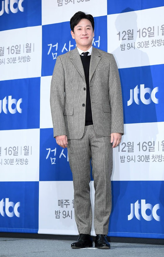 Aktor Lee Sun Kyun mengkonfirmasi untuk tampil di film Hollywood "Cross" NO