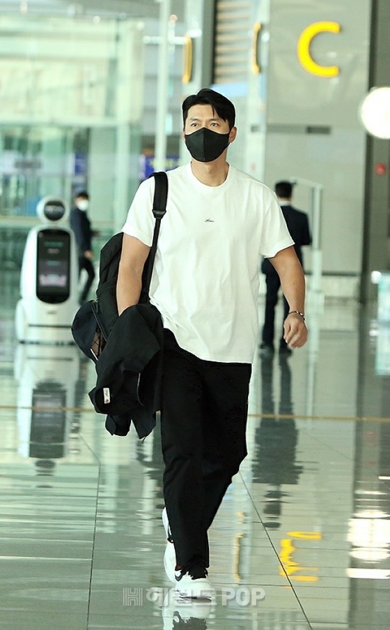 [Foto] Aktor Hyun Bin & Song YEJI couple akhirnya berangkat bulan madu = Bandara Internasional Incheon, Korea Selatan