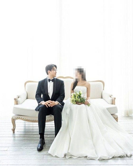 Gitaris "Aktris Park Sin Hye's brother" Park Shin Won mengumumkan pernikahannya