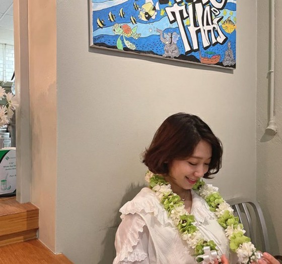Aktris Park Sin Hye baru-baru ini melakukan tur ke restoran terkenal bersama suaminya Choi TaeJoon? … Bagel terkenal "terlalu enak dan busuk"
