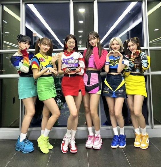 ``IVE'', ``After LIKE'' comeback dan tempat pertama di waktu yang sama... Meraih 24 mahkota di program musik dalam 9 bulan sejak debut