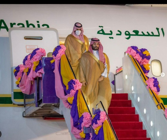``Pangeran Bin Salman membeli 100 juta won untuk peralatan makan sendirian di Korea''... Sebuah lukisan senilai 500 miliar won pernah terjual