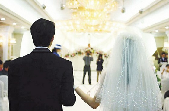 ``Mengapa orang menikah?'' Cina menjadi lebih seperti Korea Selatan...Jumlah pernikahan pertama adalah setengah dari 8 tahun yang lalu = laporan Korea Selatan