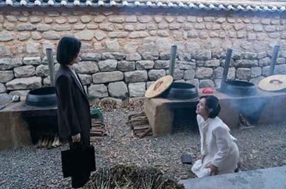 `` The Glory'' Cha Joo Young, pelaku kekerasan sekolah yang berlutut di hadapan Song Hye Kyo... Benar-benar "karakter nyata" yang mengejutkan