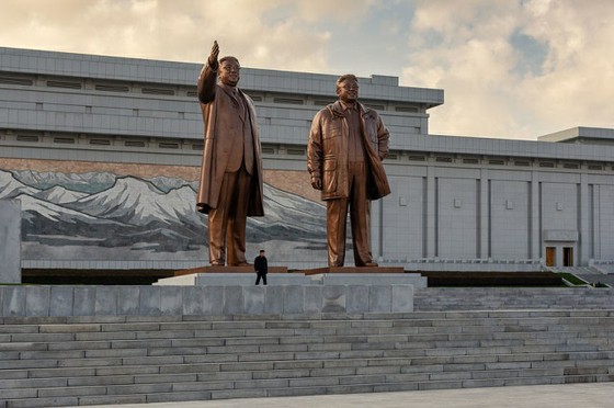 "Tidak ada rumput untuk dipetik" ... "Kematian karena kelaparan" terjadi di daerah pegunungan Korea Utara