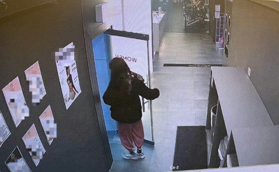 'Pria berambut panjang' memasuki ruang ganti wanita di gym