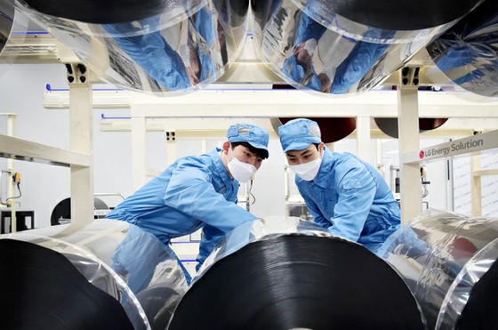 Menteri Investasi Indonesia ``melanjutkan dukungan'' untuk bisnis baterai LG Energy Solution = Korea Selatan