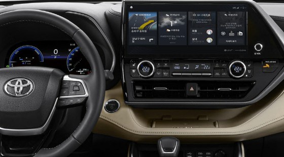 Sistem infotainment LG Uplus dipasang di Toyota SUV = Korea Selatan