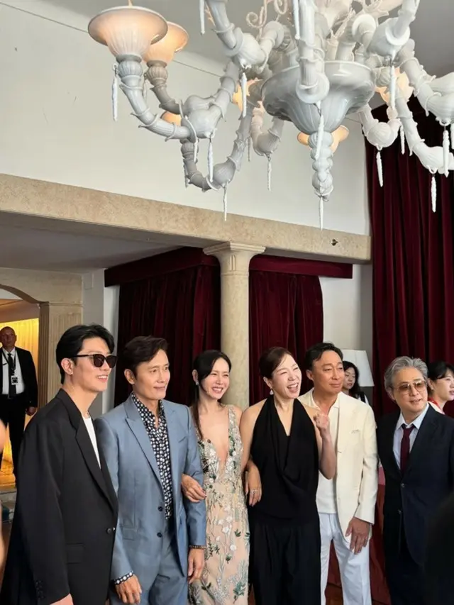 ソン・イェジン、映画「仕方ない」がベネチア国際映画祭で受賞ならずも満足感…「胸がじんとして夢のよう」