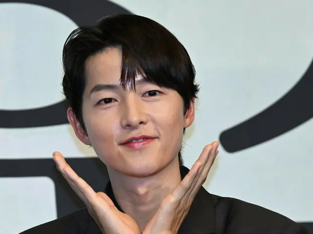 Song Joong Ki mengadakan fan meeting solo untuk pertama kalinya dalam 7 tahun... Semoga semua orang bahagia