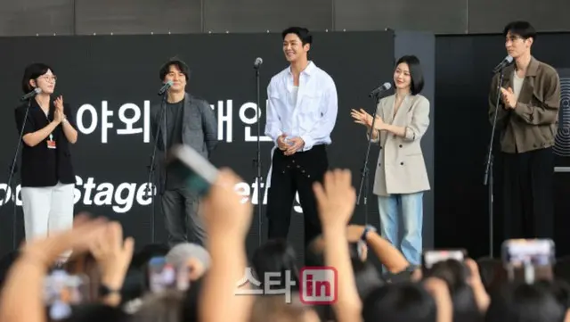 【フォト】ロウン&シン・イェウン&パク・ソハムら、映画「濁流」野外ステージイベントに出席