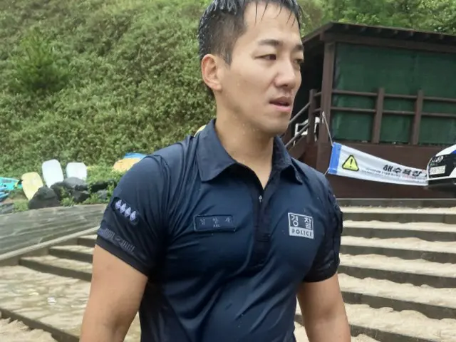 Polisi selamatkan turis setelah berselancar di ombak setinggi 2 meter - Media Korea Selatan