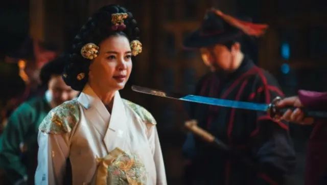 「暴君のシェフ」イ・チェミン、獄舎に閉じ込められたユナ（少女時代）に切ないまなざし…いよいよ暴走開始！