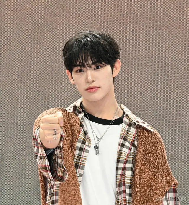 「KickFlip」のミンジェ