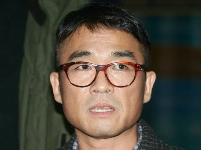 Penyanyi Kim Gun Mo, yang "jelas dituduh" melakukan penyerangan seksual, bahkan membungkuk 90 derajat dan menggunakan bahasa yang sopan... Kabar terbaru yang mengejutkan