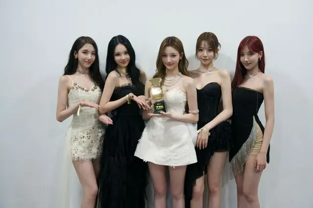 “イ・スマンガールズグループ”「A2O MAY」、「WEIBO MUSIC AWARDS」で新人賞受賞…デビュー9カ月で01