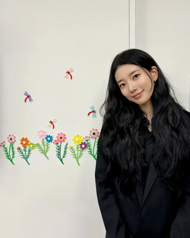 ”Netflix「魔法のランプにお願い」出演”スジ、キム・ウビンとWebバラエティに出演...朝でも眼を浄化するビジュアル