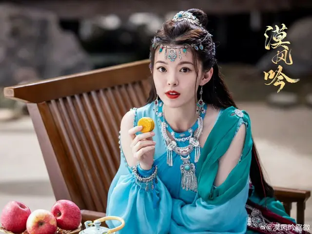 <Drama Tiongkok SEKARANG> "Putri Gurun: Cinta di Gurun" Episode 1: Ge Xinwei dan Huang Bei Shuang bertukar identitas untuk tujuan mereka sendiri = Sinopsis dan spoiler