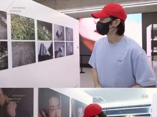Pameran ulang tahun debut solo ke-19 Son Ho Young dari god "SHY Prologue to 20" berakhir dengan sukses besar... Dia menyumbangkan sebagian dari hasilnya