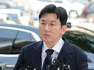 Ketua HYBEBang Si Hyuk dilarang meninggalkan negara itu karena dicurigai memperoleh keuntungan ilegal sebesar 19 miliar yen