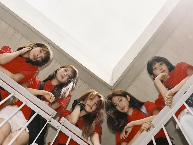 “SPAGHETTI”の配達員になった「LE SSERAFIM」…青春映画のようなコンセプトフォト＆映像公開01