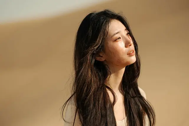 スジ（Miss A）＆キム・ウビン、話題性総なめに未公開スチール大放出…人気も「魔法のランプにお願い」5