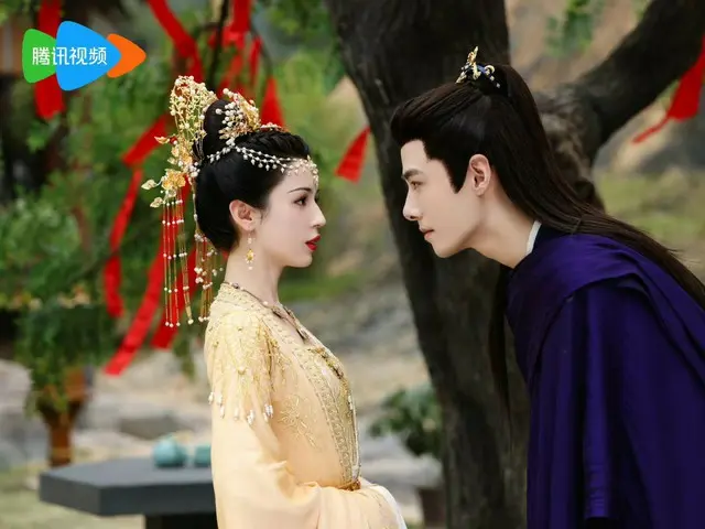 Drama Cina SEKARANG: "Bakufugyin: Putri Palsu, Cinta di Gurun" Episode 21: Ruo Wen terbentur kepala dan pingsan setelah berkelahi dengan Huo Qingyun = Sinopsis dan spoiler