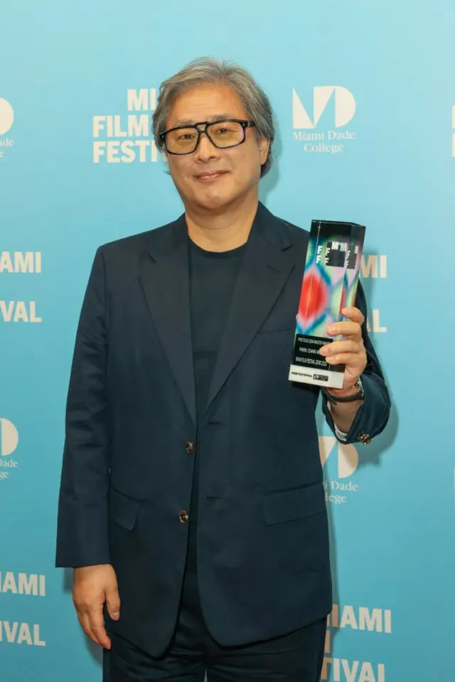 パク・チャヌク監督、「仕方ない」で「マイアミ映画祭」功労賞受賞の快挙