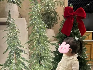 Aktris Lee Min Jung mengungkapkan "sindrom putri berpakaian" putrinya - dia mengganti gaun tiga kali sehari... Netizen menanggapi dengan antusias