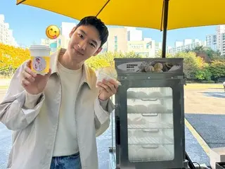 Lee Je Hoon berterima kasih kepada penggemar dengan penampilannya yang menawan... Memikat hati para wanita dengan kecantikannya yang ceria dan kekanak-kanakan