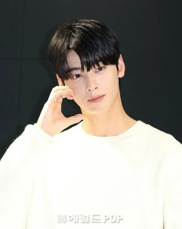 軍隊に行ったチャウヌ（ASTRO）が「会いたい」と電話