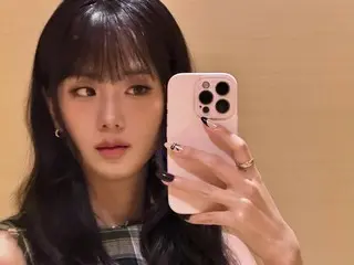 JISOO BLACKPINK tampil berbeda dengan poninya yang terurai... Kecantikan murni yang menerangi New York