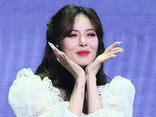 HyunA (mantan anggota 4Minute) pingsan saat tampil di Makau... Meminta maaf kepada penggemar karena dianggap "tidak profesional"