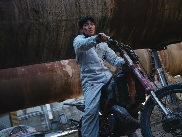 Film "Fabricated City" karya Ji Chang Wook menduduki peringkat pertama di Disney Plus... Perhatian kembali tertuju pada film "Fabricated City"