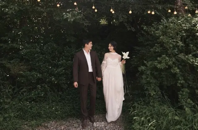 “あす（23日）挙式”イ・ジャンウ＆チョ・ヘウォン、ロマンティックなウエディングフォト公開…お互いに手をつないで甘い雰囲気