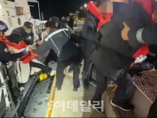 Kapal penumpang dengan 267 orang di dalamnya kandas, navigator berkata "Saya sedang melihat ponsel pintar saya..." (Korea Selatan)