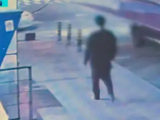 "Berjalan tanpa alas kaki dengan senjata pembunuh"... Adegan seorang pria berusia 20-an melarikan diri setelah membunuh ibunya (Korea Selatan)