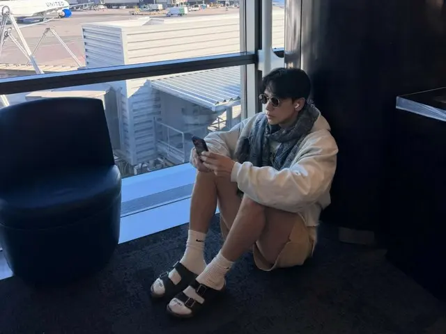 Rain memamerkan gaya berpakaiannya yang nakal ala bocah (!) di NYC... "Celanamu terlalu pendek nggak?"