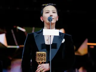 Penampilan langsung G-DRAGON di MAMA AWARDS 2025 memicu kontroversi... Ia sendiri mengkritik video resminya