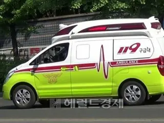 Ambulans yang membawa pasien menabrak tiang telepon (Korea Selatan)