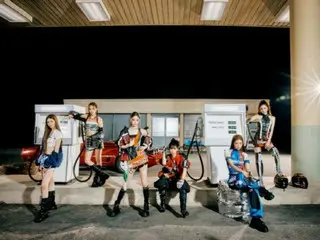 "Racecar" karya izna diakui sebagai "karya agung K-POP tahun ini" oleh majalah Inggris NME.