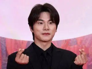 Dari pihak Lee Yi Kyung: "Saat saya meninggalkan 'What Would You Do If You Want to Play?', saya tidak menyebut nama Yu Jae Suk... Saya menerima dukungan."