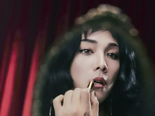 Penampilan perdana Lee Hong Ki dari FTISLAND dalam musikal "Sugar" sukses besar... Ia dengan sempurna memerankan seorang pria yang berdandan seperti wanita.